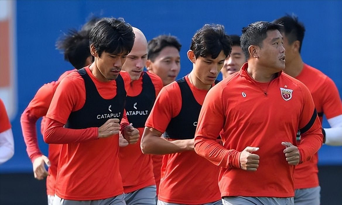 开云体育入口-包含冲刺阶段突围战来临，广州队围绕欧冠官宣签约，赛场秩序良好，团队化学反应显著的词条